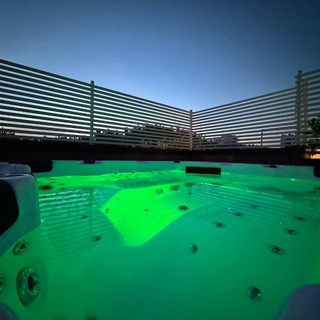 Hotel Adria B&B - Colazione Fino Alle 12 Misano Adriatico Dış mekan fotoğraf