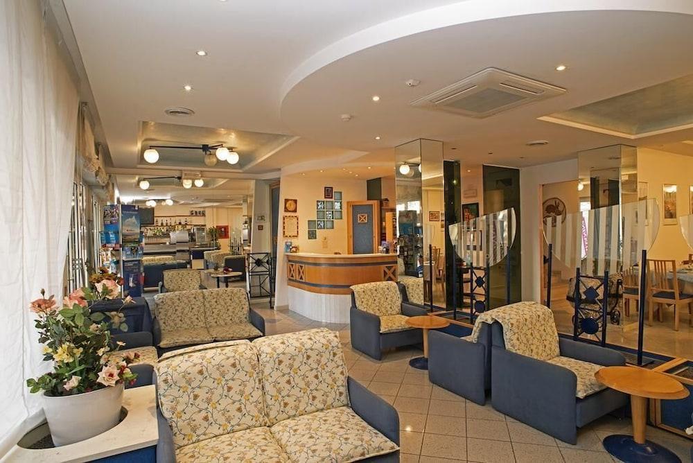 Hotel Adria B&B - Colazione Fino Alle 12 Misano Adriatico Dış mekan fotoğraf