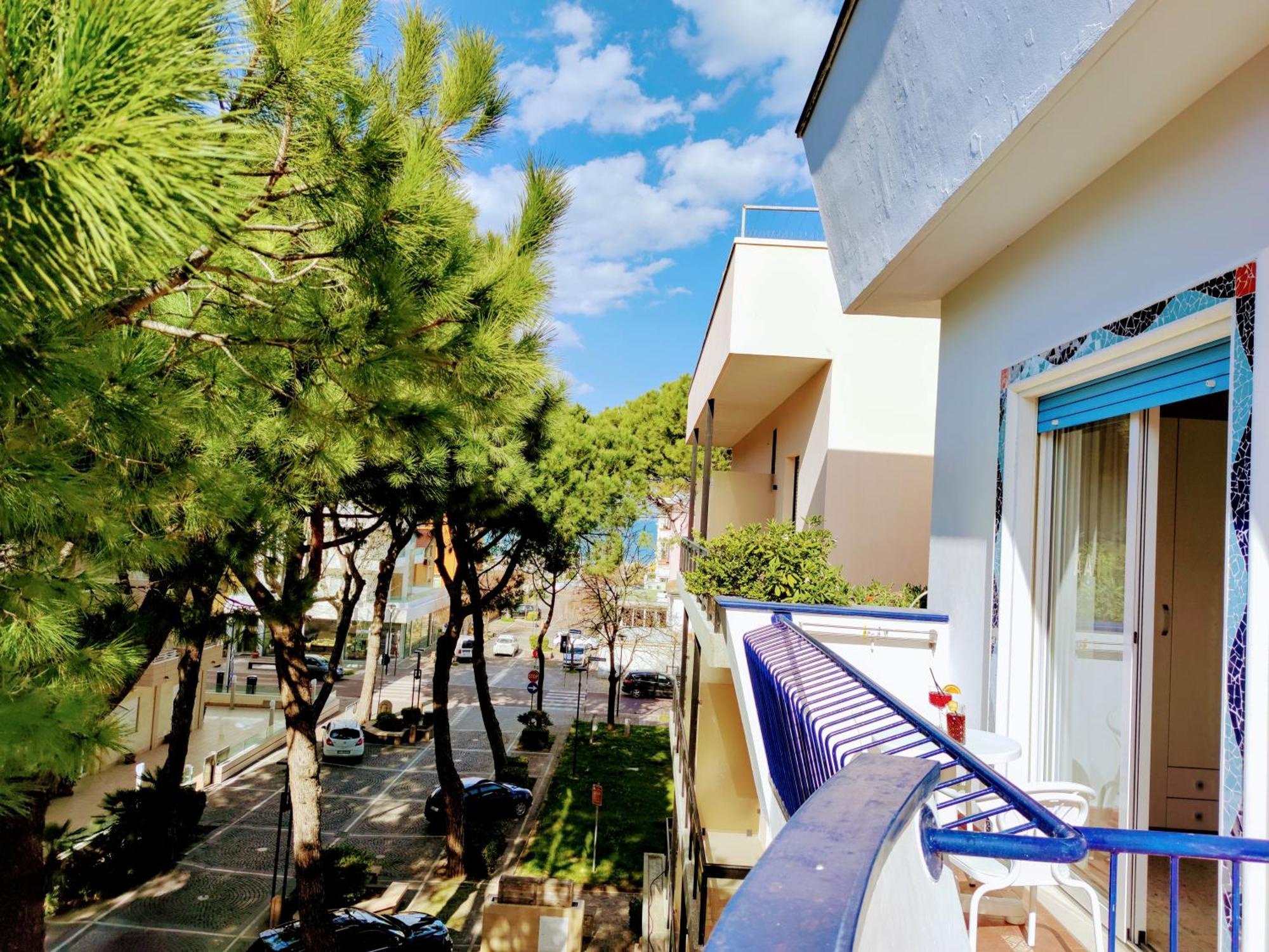 Hotel Adria B&B - Colazione Fino Alle 12 Misano Adriatico Oda fotoğraf